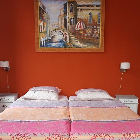 Hotel Ambiente フリシンゲン エクステリア 写真